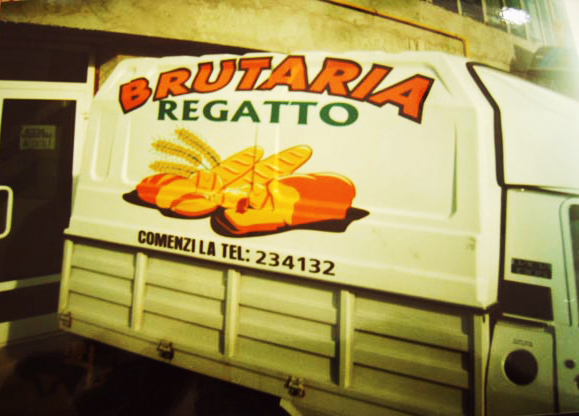 Decorari cu autocolant - REGATTO
